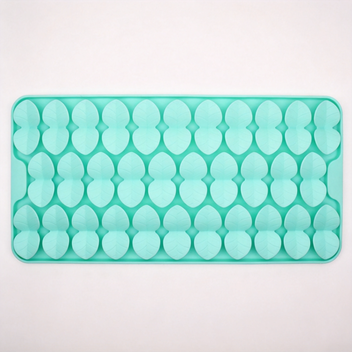 Silicone Leaf-Shaped Dog Feeding Mat - product image 2